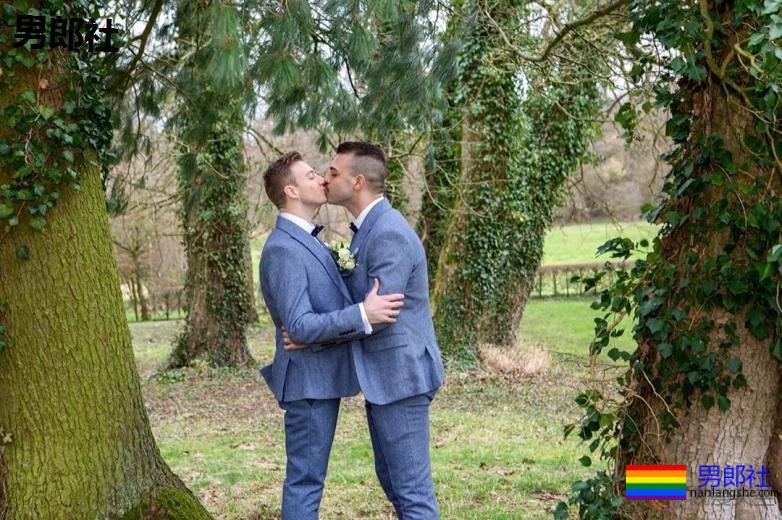 奥运金牌帅哥和男友坠入爱河要结婚啦 - 51虹马