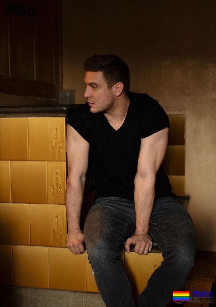 瑞士摔跤运动员成为瑞士体育界出柜第一人 - 51虹马