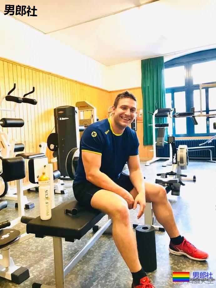 瑞士摔跤运动员成为瑞士体育界出柜第一人 - 51虹马