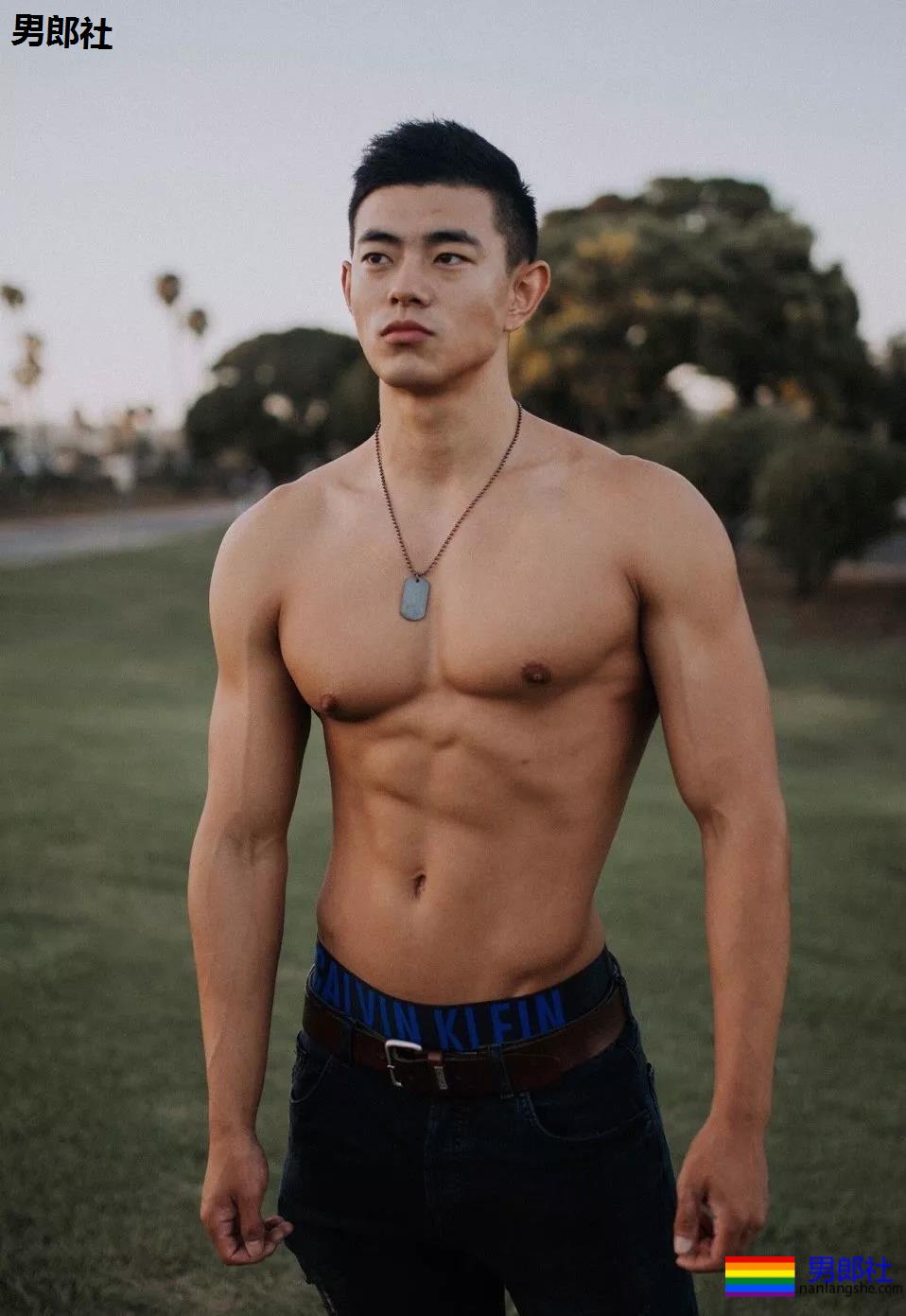 体育生男大十八变？ - 51虹马