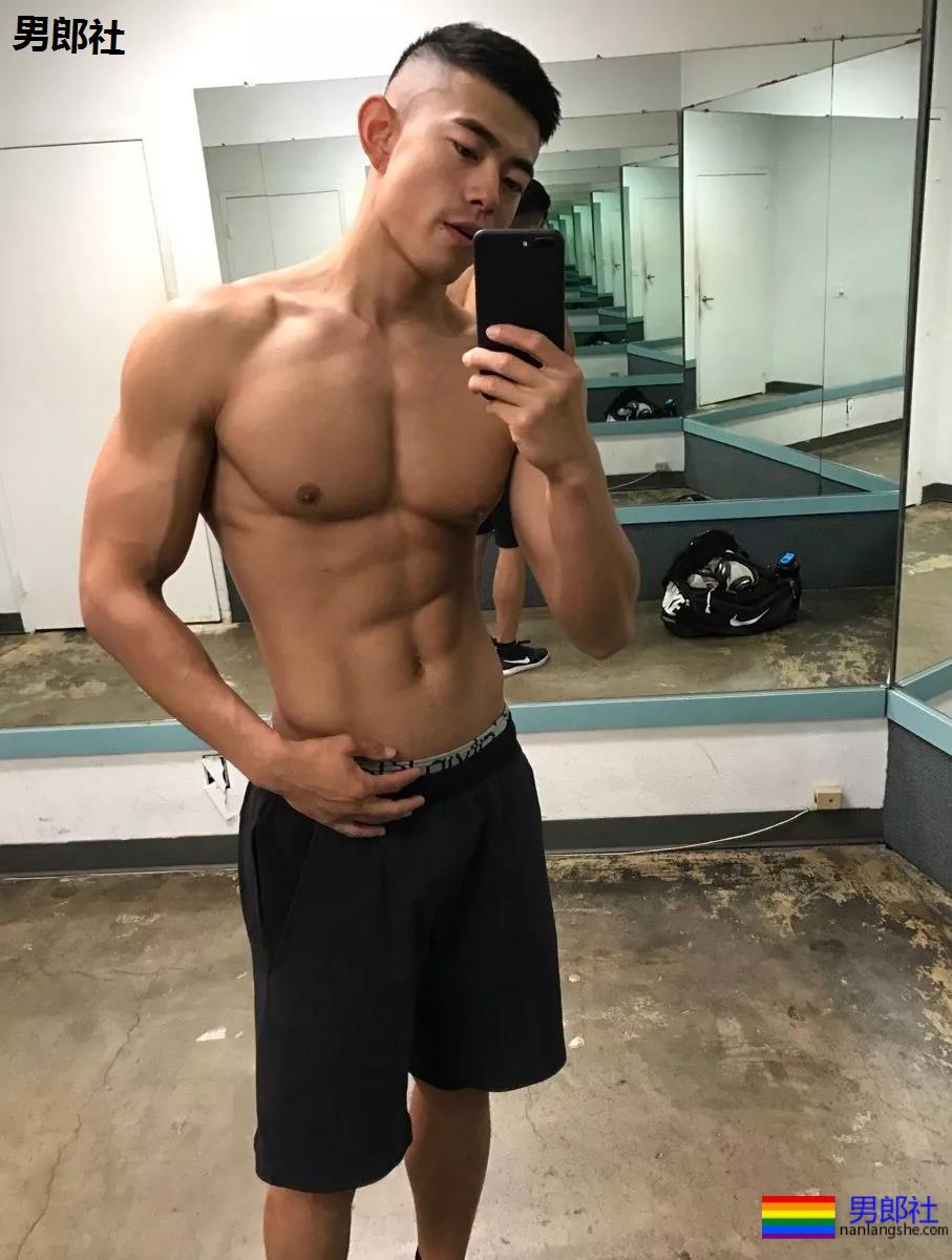 体育生男大十八变？ - 51虹马