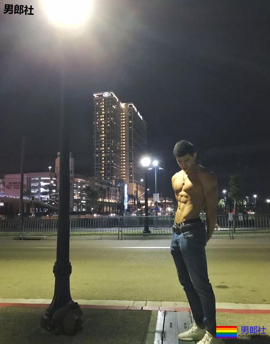 体育生男大十八变？ - 51虹马