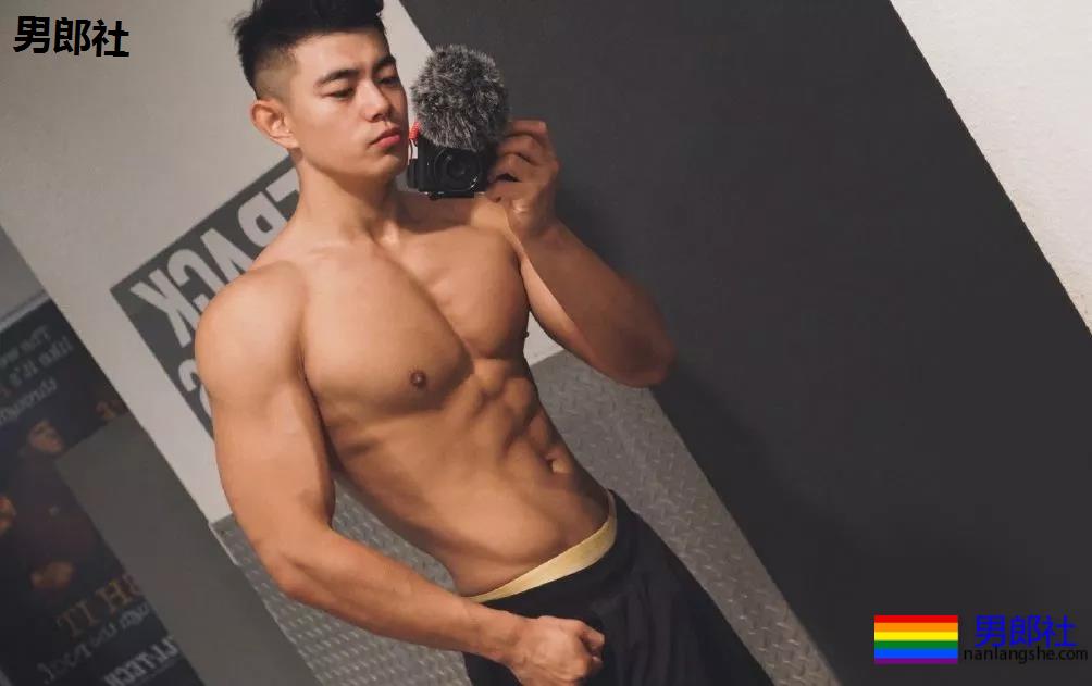 体育生男大十八变？ - 51虹马