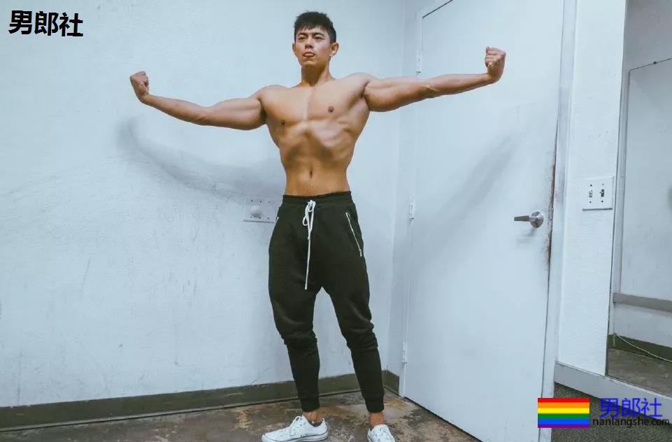 体育生男大十八变？ - 51虹马