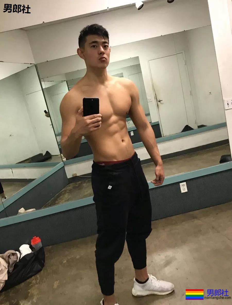 体育生男大十八变？ - 51虹马