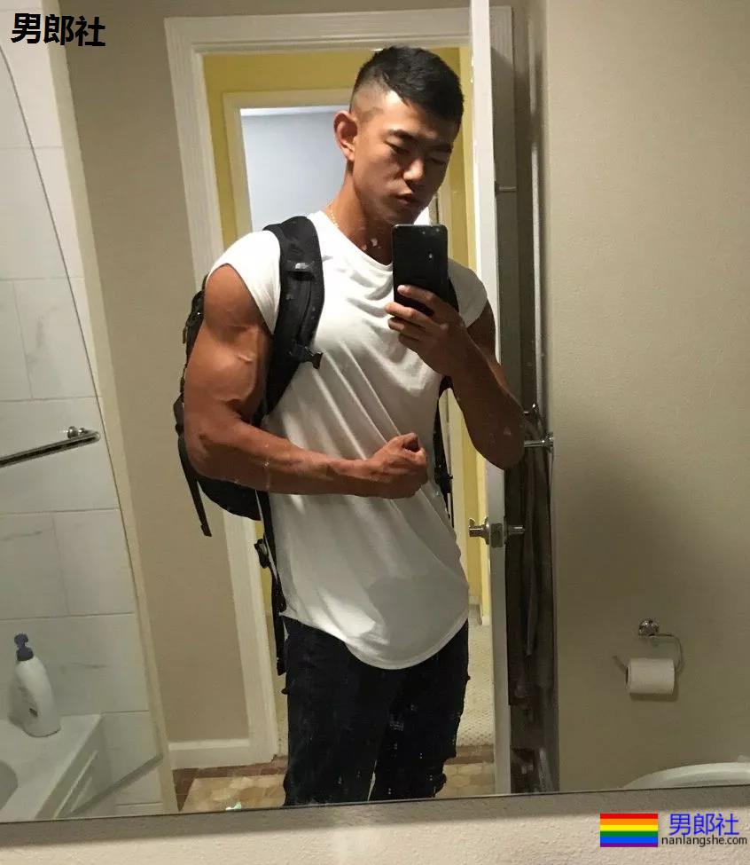 体育生男大十八变？ - 51虹马