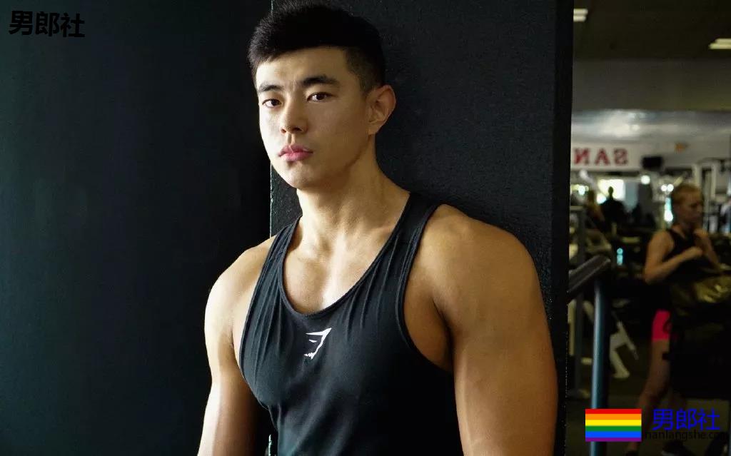 体育生男大十八变？ - 51虹马