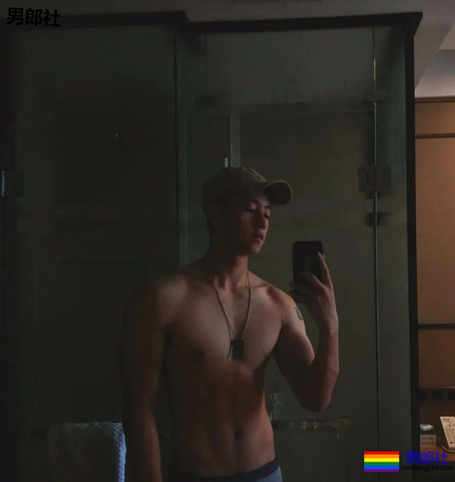 00后越来越大了，换衣室遇到这样的怎么办 - 51虹马