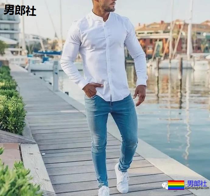 肌肉男千万别穿白衬衫，杀伤力太大！ - 51虹马
