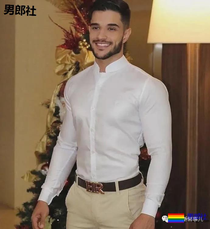 肌肉男千万别穿白衬衫，杀伤力太大！ - 51虹马