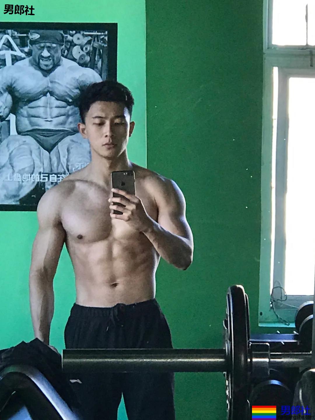 挤掉李现上位御用肌肉模特！国产高鼻梁体育生，超可以！ - 51虹马