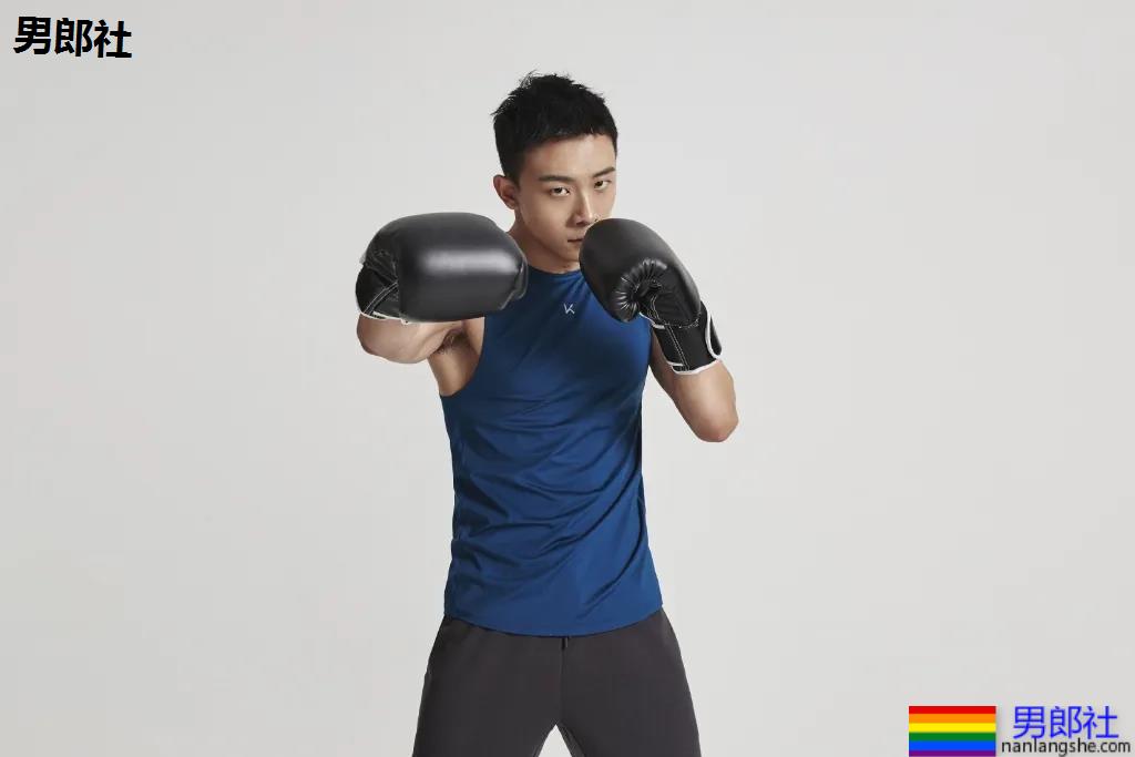 挤掉李现上位御用肌肉模特！国产高鼻梁体育生，超可以！ - 51虹马