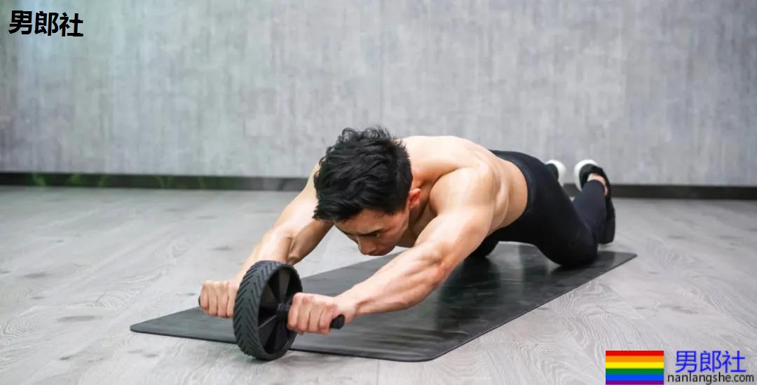 挤掉李现上位御用肌肉模特！国产高鼻梁体育生，超可以！ - 51虹马