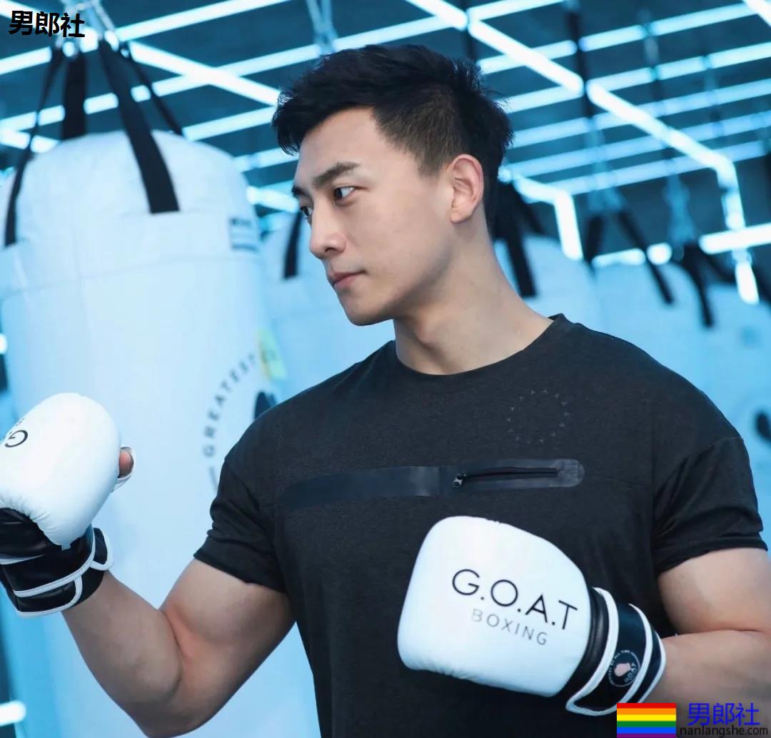 挤掉李现上位御用肌肉模特！国产高鼻梁体育生，超可以！ - 51虹马