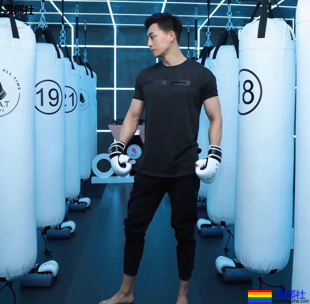 挤掉李现上位御用肌肉模特！国产高鼻梁体育生，超可以！ - 51虹马