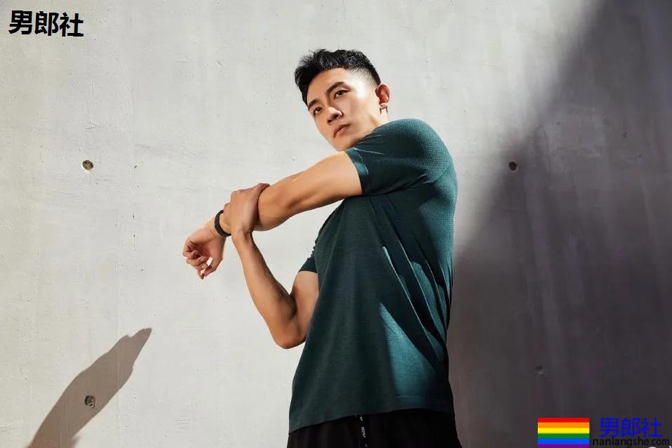 挤掉李现上位御用肌肉模特！国产高鼻梁体育生，超可以！ - 51虹马