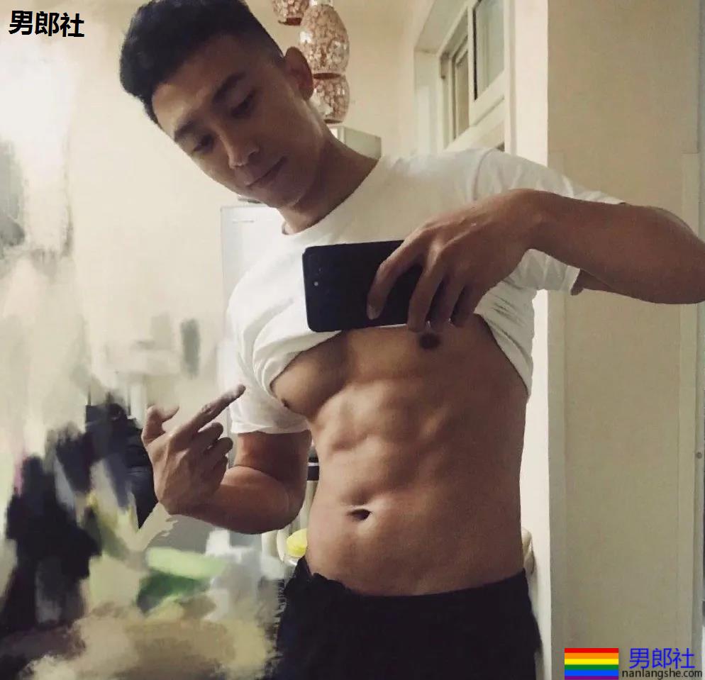 挤掉李现上位御用肌肉模特！国产高鼻梁体育生，超可以！ - 51虹马