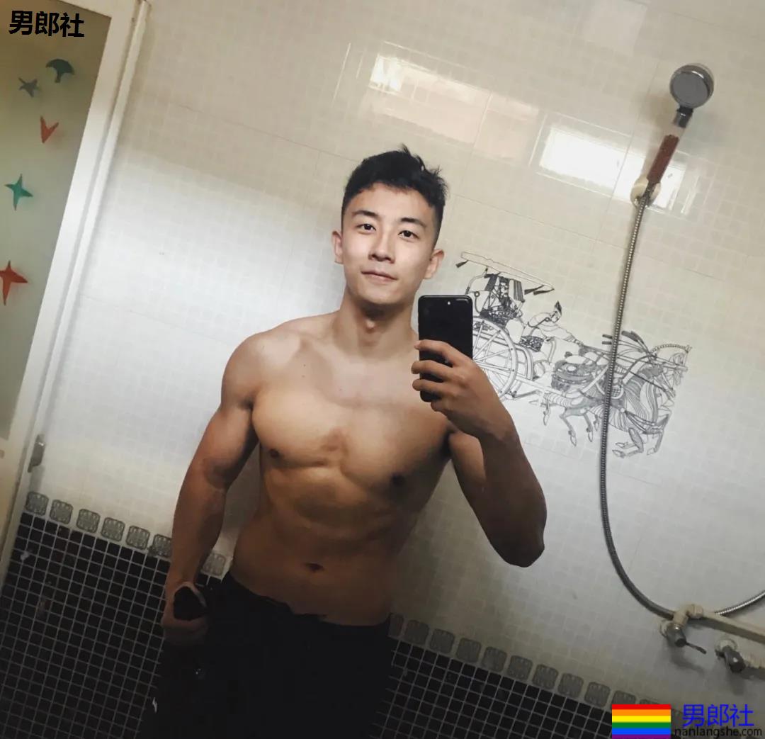 挤掉李现上位御用肌肉模特！国产高鼻梁体育生，超可以！ - 51虹马