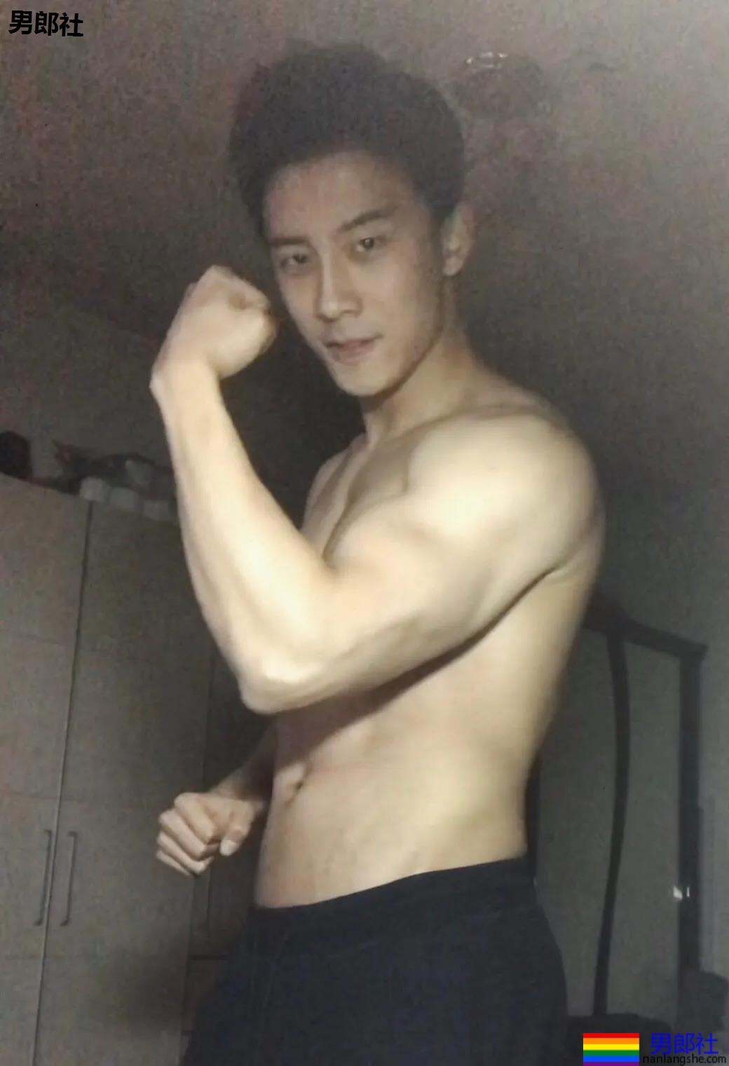 挤掉李现上位御用肌肉模特！国产高鼻梁体育生，超可以！ - 51虹马