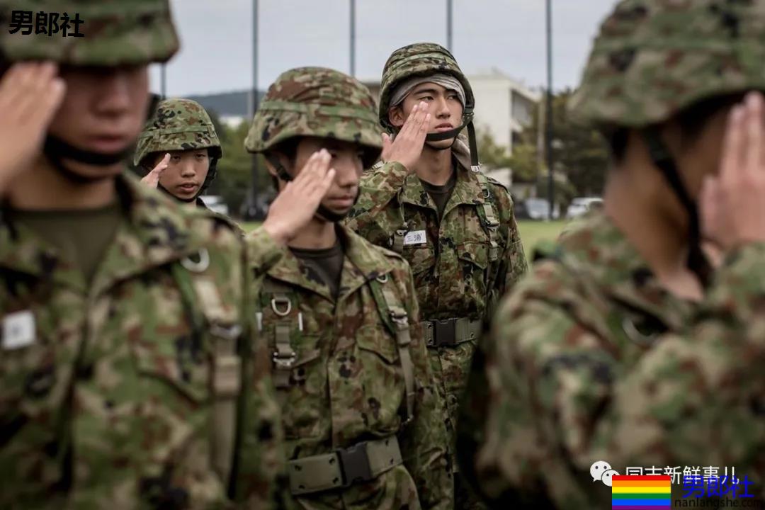 为赚钱，日本自卫队官员竟然兼职“男公关”上门服务 - 51虹马