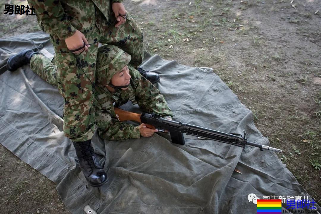 为赚钱，日本自卫队官员竟然兼职“男公关”上门服务 - 51虹马