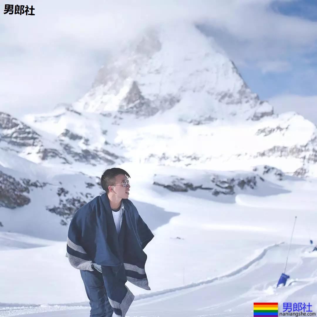 划船的小哥哥短裤真贴身，拍个照镜头都湿了 - 51虹马