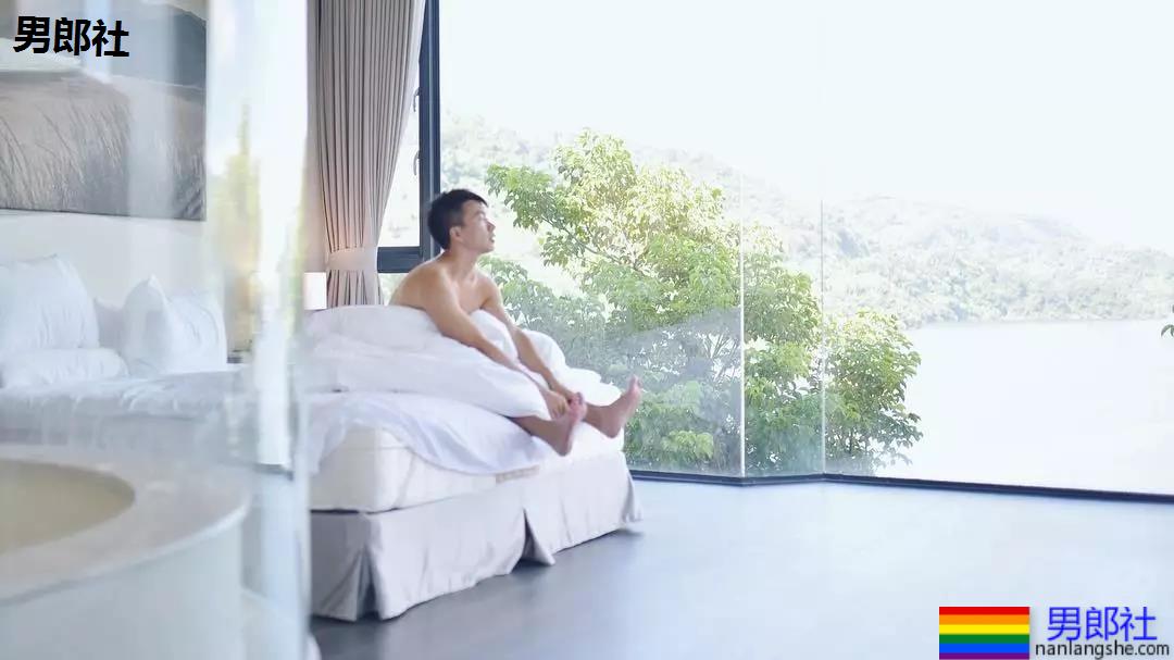 划船的小哥哥短裤真贴身，拍个照镜头都湿了 - 51虹马