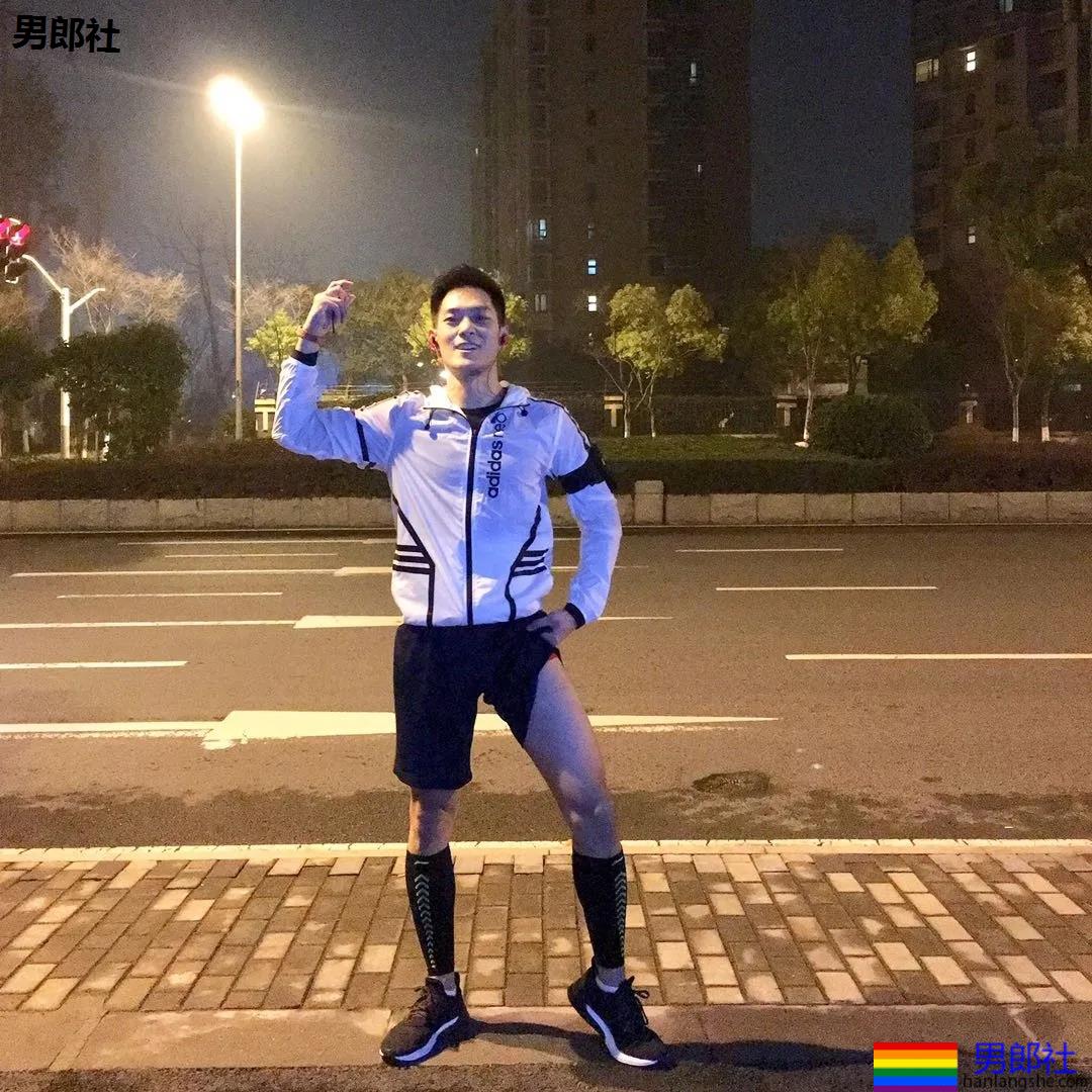 肌肉Boy打鸡血了？疯狂秀xx...欲罢不能惹…… - 51虹马