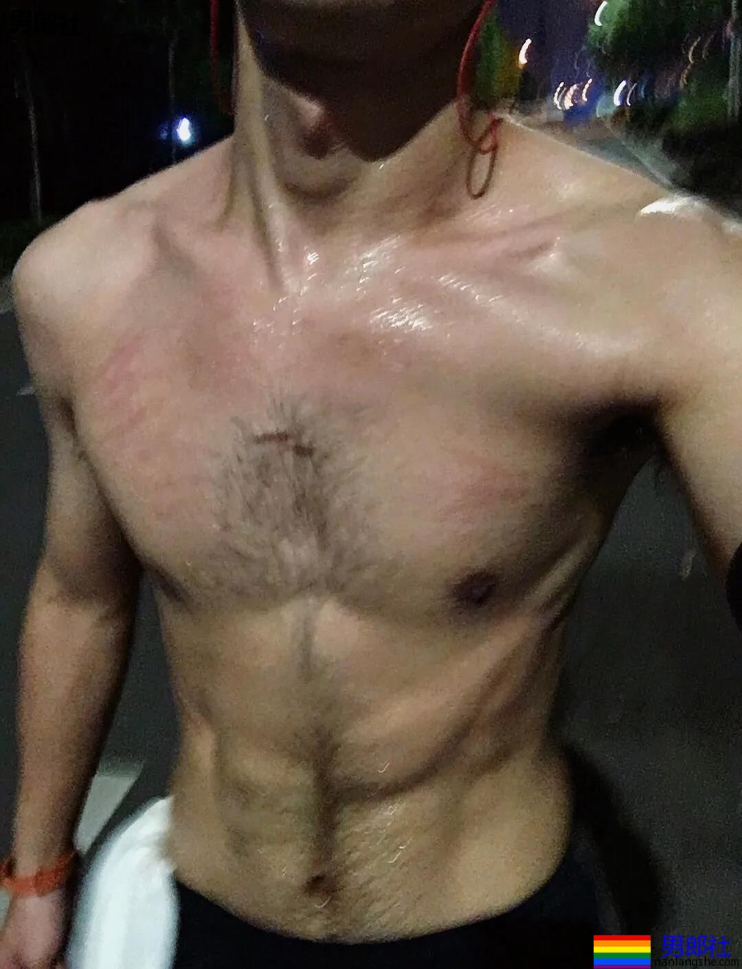 肌肉Boy打鸡血了？疯狂秀xx...欲罢不能惹…… - 51虹马