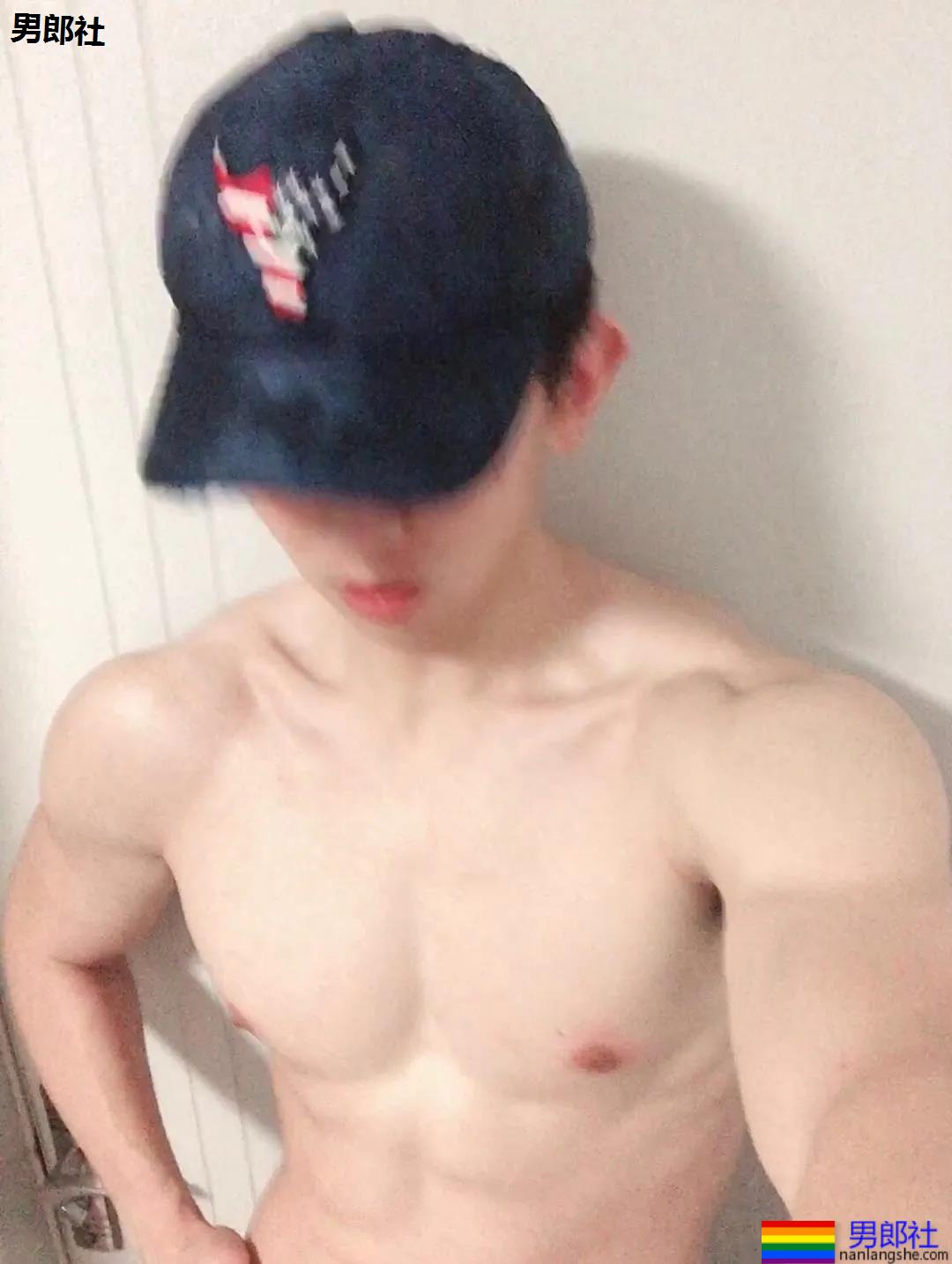 肌肉Boy打鸡血了？疯狂秀xx...欲罢不能惹…… - 51虹马