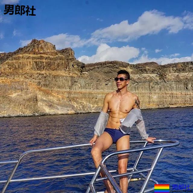 肌肉Boy打鸡血了？疯狂秀xx...欲罢不能惹…… - 51虹马