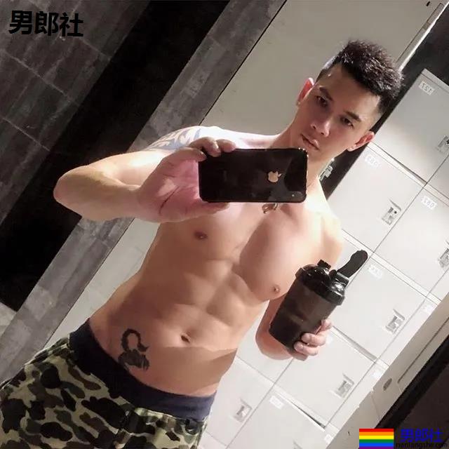 肌肉Boy打鸡血了？疯狂秀xx...欲罢不能惹…… - 51虹马