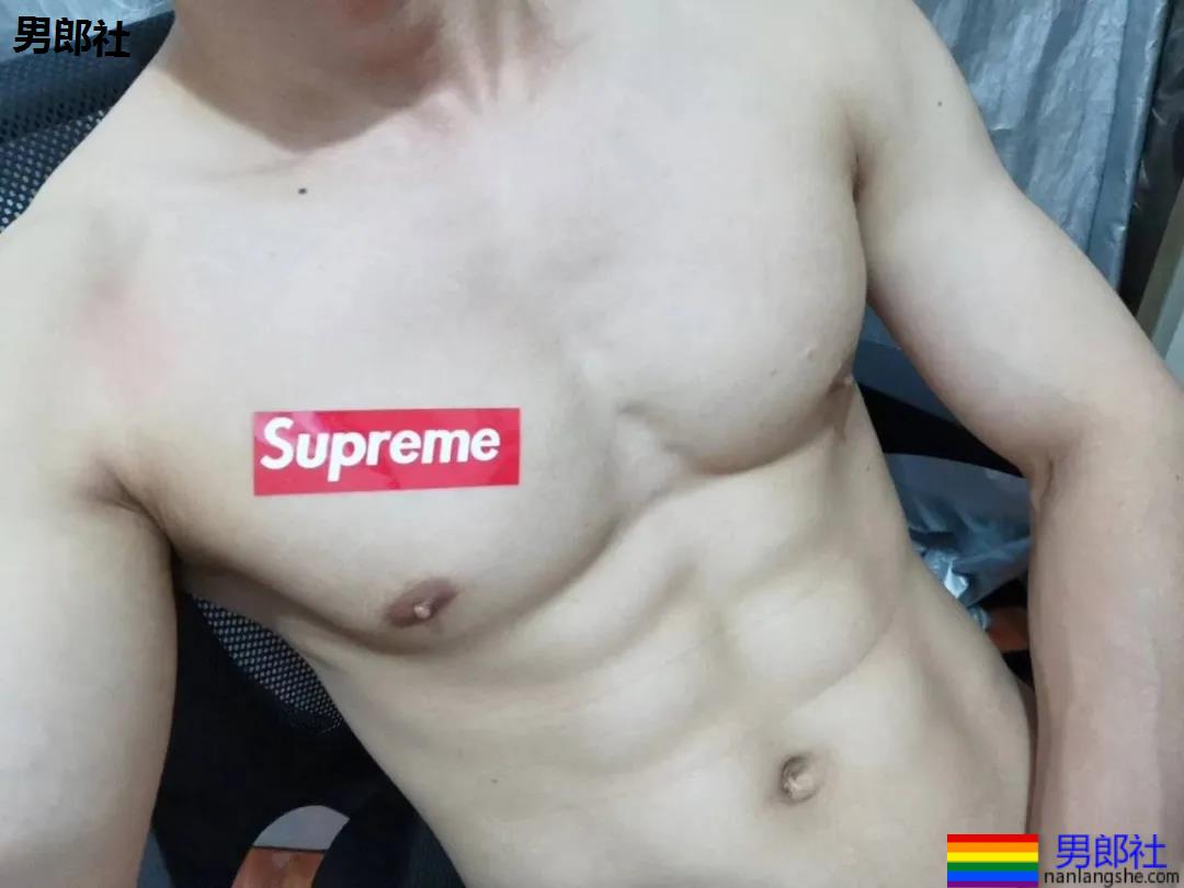 肌肉Boy打鸡血了？疯狂秀xx...欲罢不能惹…… - 51虹马