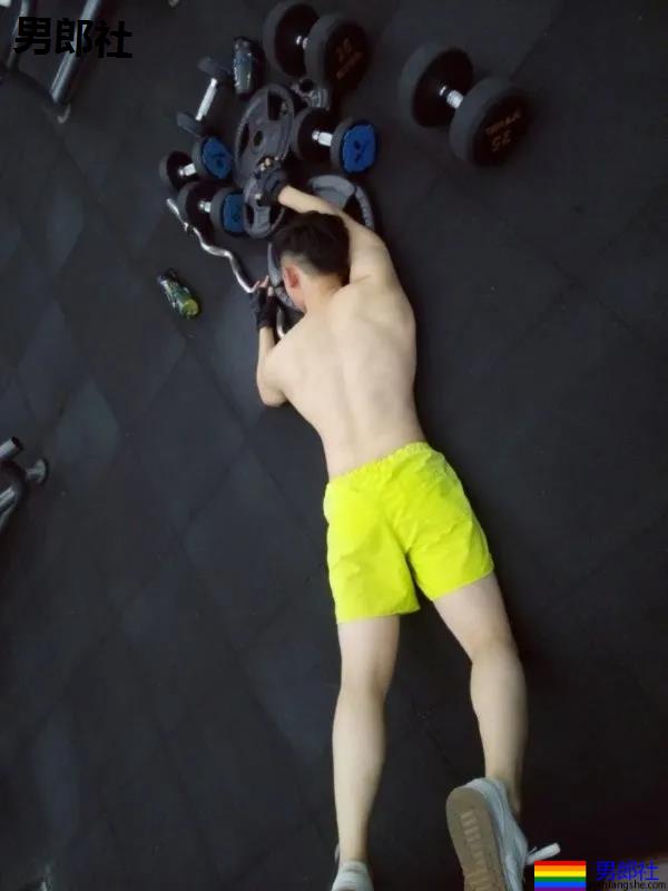 肌肉Boy打鸡血了？疯狂秀xx...欲罢不能惹…… - 51虹马