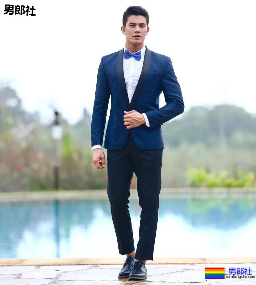 后翘肌肉老师刷爆网络！高帅筋肉男模又憨又坏，被他帅到窒息！ - 51虹马