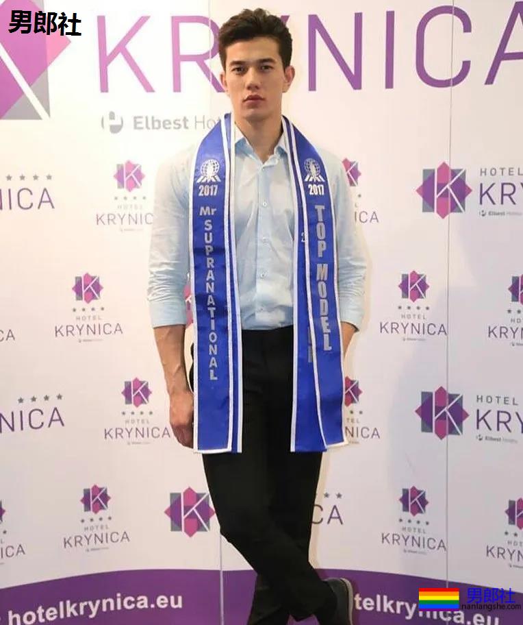 后翘肌肉老师刷爆网络！高帅筋肉男模又憨又坏，被他帅到窒息！ - 51虹马