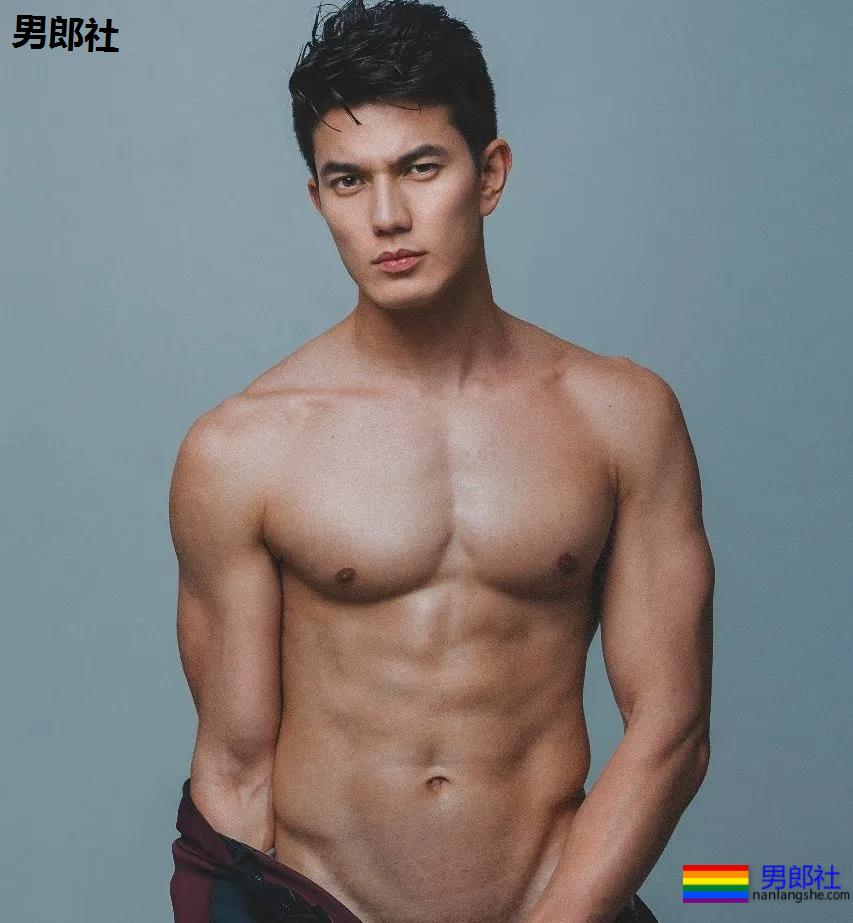 后翘肌肉老师刷爆网络！高帅筋肉男模又憨又坏，被他帅到窒息！ - 51虹马