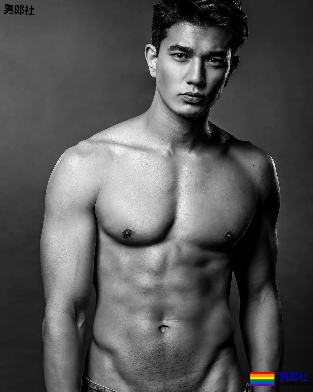 后翘肌肉老师刷爆网络！高帅筋肉男模又憨又坏，被他帅到窒息！ - 51虹马