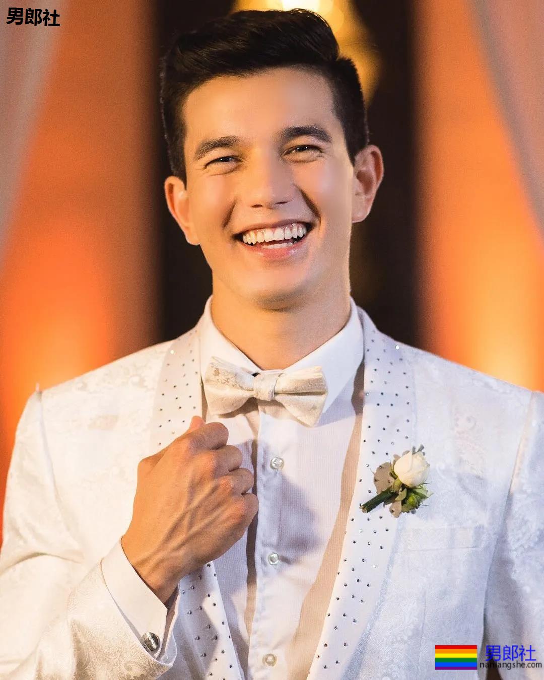 后翘肌肉老师刷爆网络！高帅筋肉男模又憨又坏，被他帅到窒息！ - 51虹马