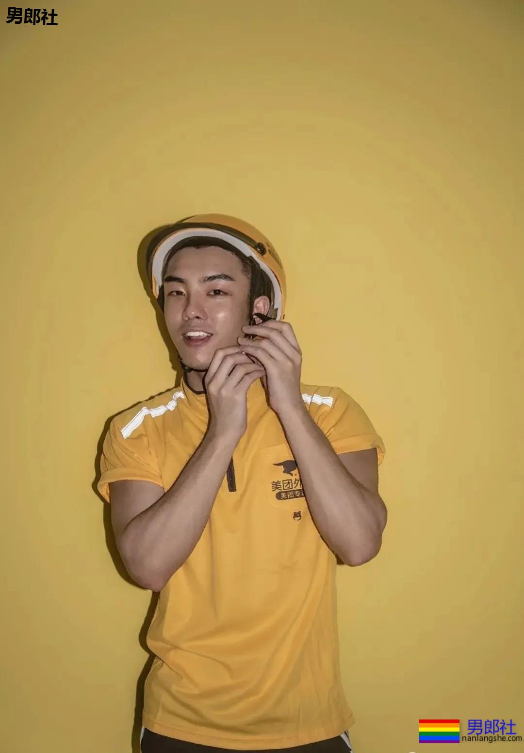 腹肌小狼狗下海送外卖走红,原因竟是那里太有料! - 51虹马 腹肌小狼狗下海送外卖走红,原因竟是那里太有料! - 51虹马