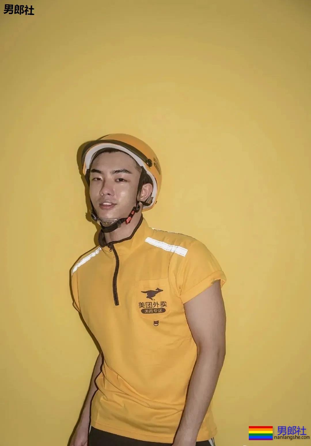 腹肌小狼狗下海送外卖走红,原因竟是那里太有料! - 51虹马 腹肌小狼狗下海送外卖走红,原因竟是那里太有料! - 51虹马