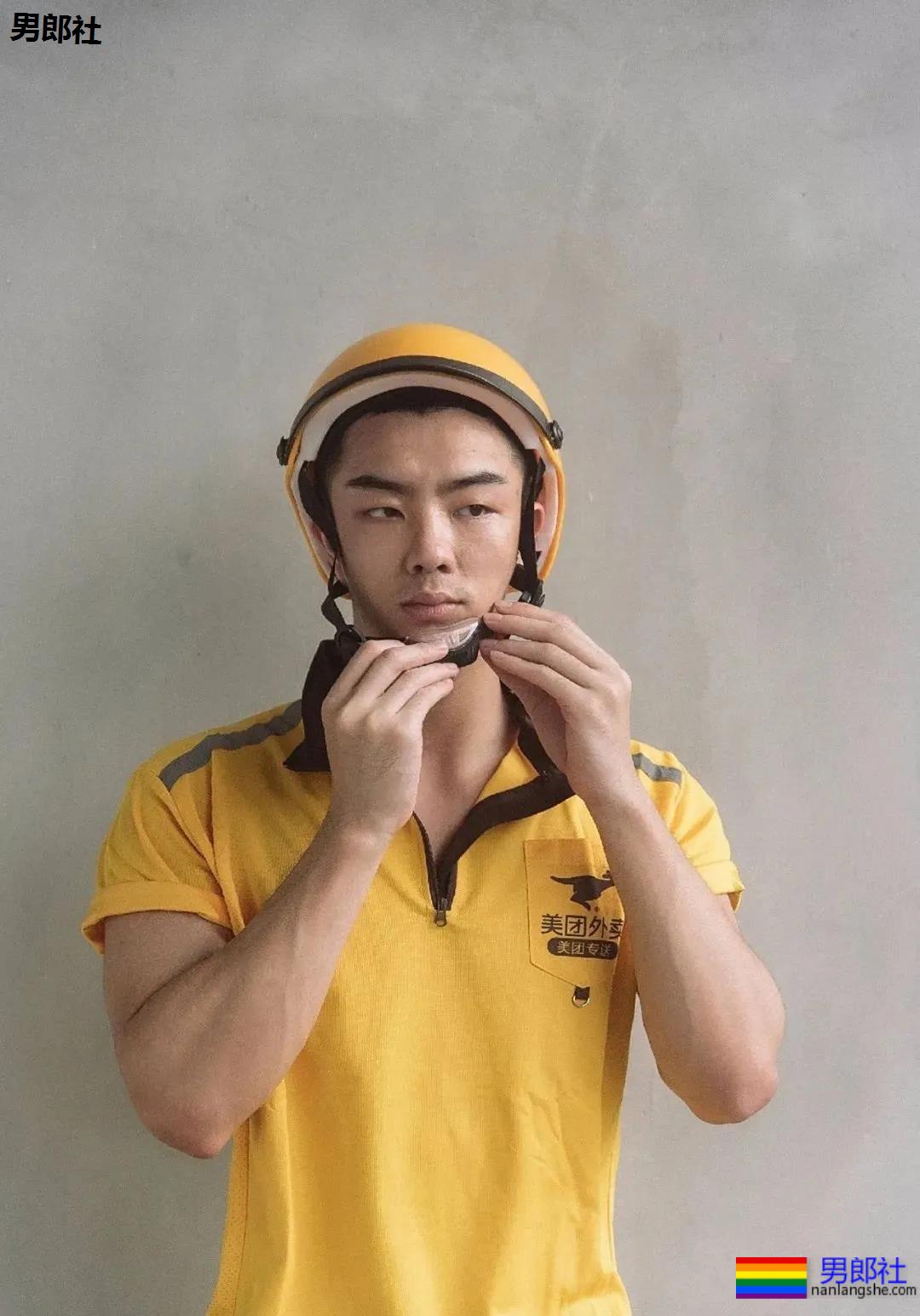 腹肌小狼狗下海送外卖走红,原因竟是那里太有料! - 51虹马 腹肌小狼狗下海送外卖走红,原因竟是那里太有料! - 51虹马