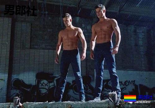 美剧《少狼》的双胞胎帅兄弟将出演新版蝙蝠侠电影 - 51虹马