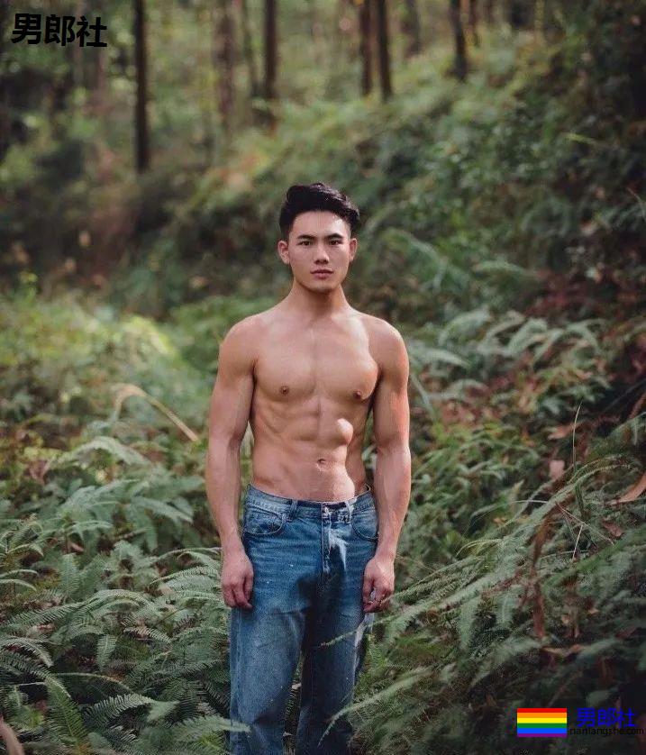 古风肌肉小哥，野外拍摄清新的荷尔蒙 - 51虹马
