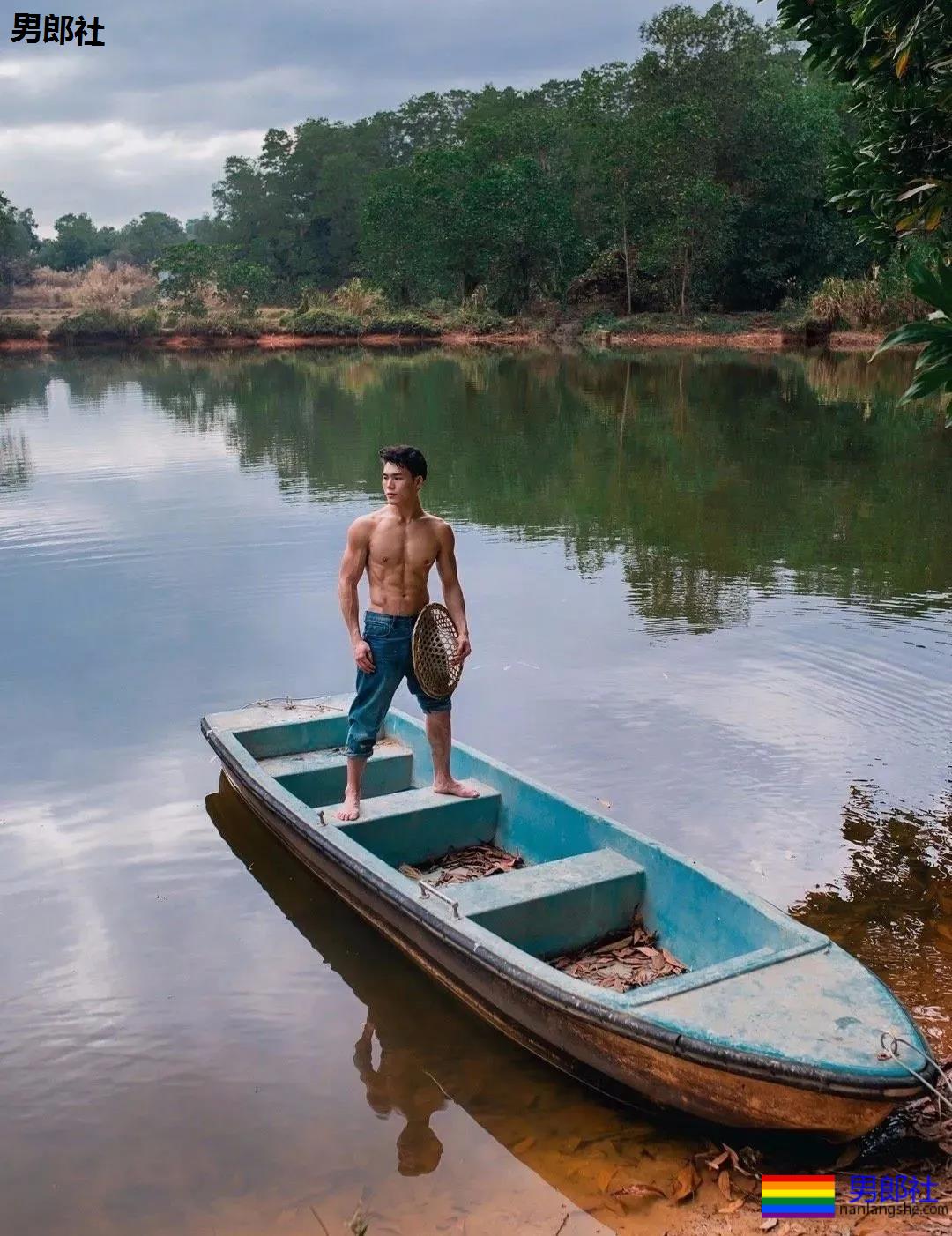 古风肌肉小哥，野外拍摄清新的荷尔蒙 - 51虹马
