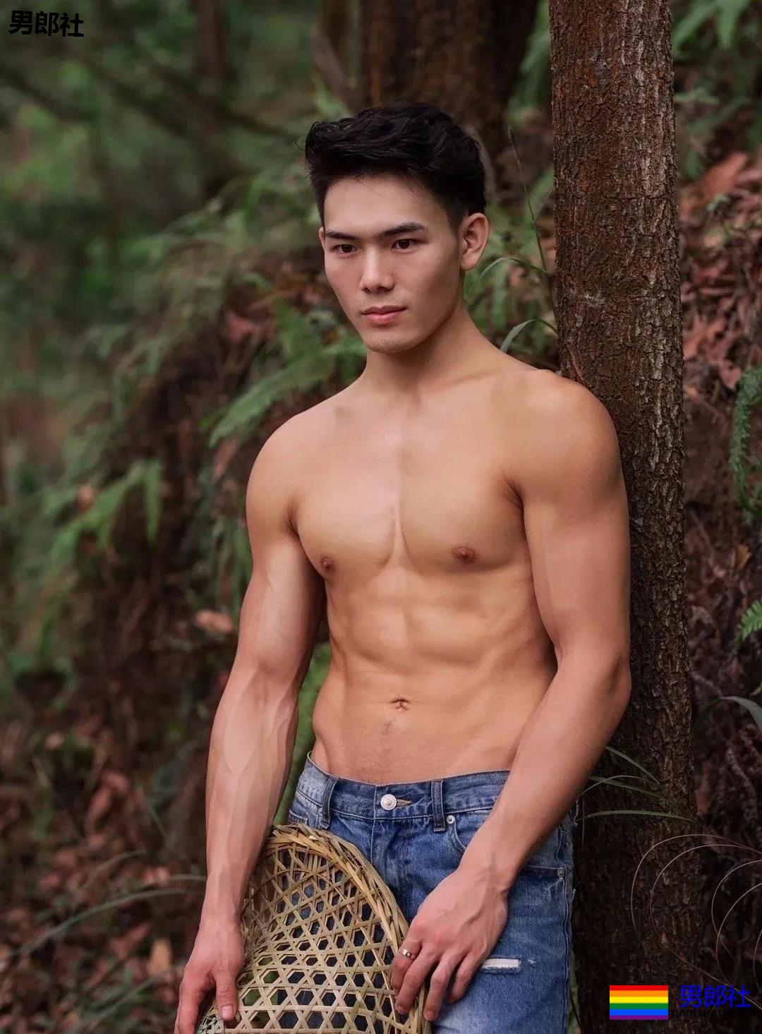 古风肌肉小哥，野外拍摄清新的荷尔蒙 - 51虹马