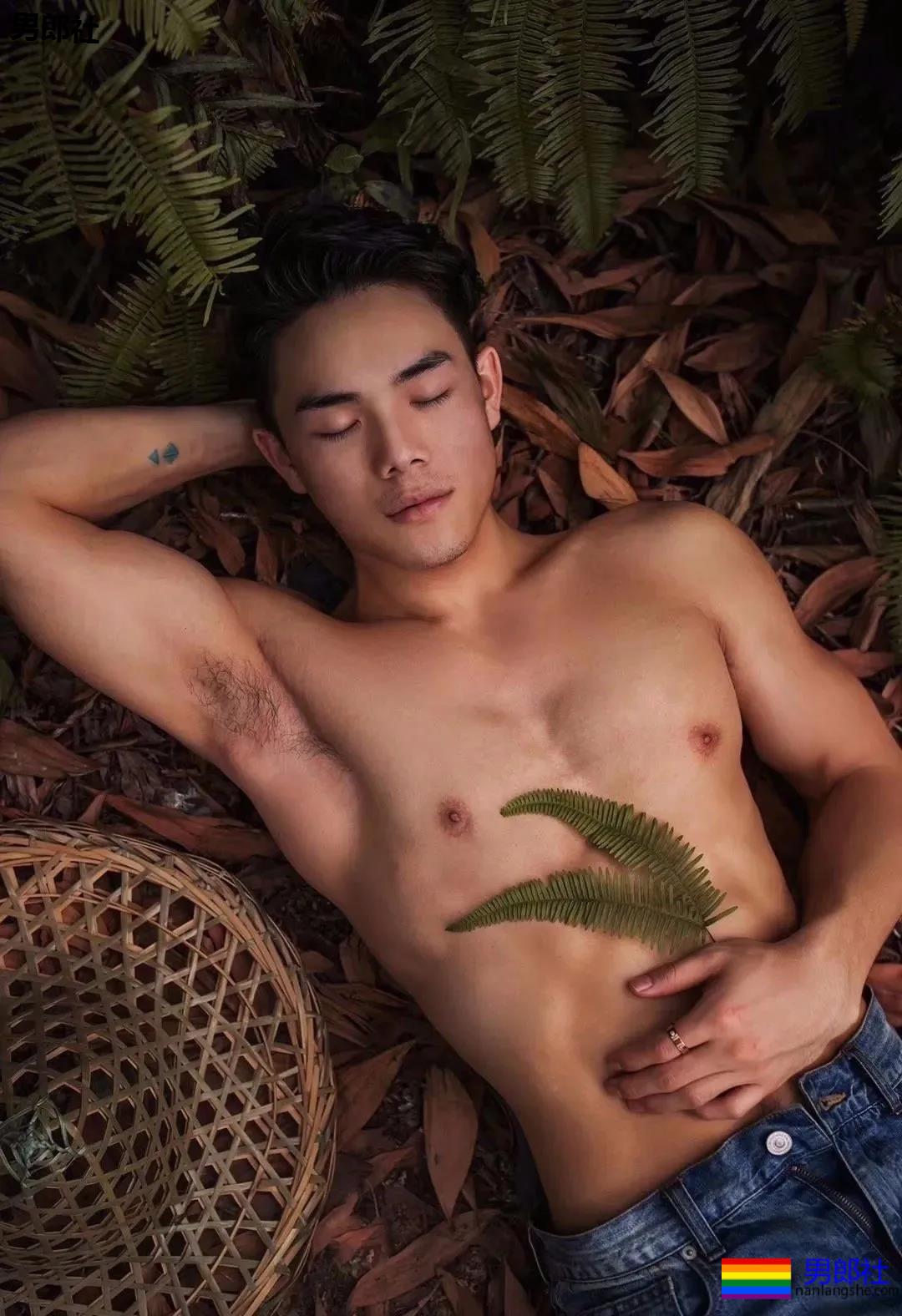 古风肌肉小哥，野外拍摄清新的荷尔蒙 - 51虹马