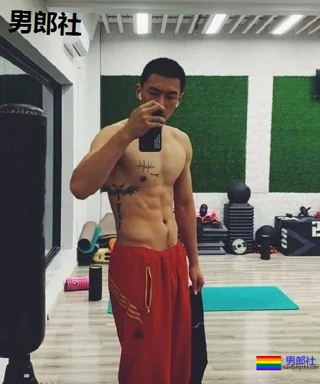 197CM大鼻子排球体育生火了，这看点不输陈艾森-51虹马