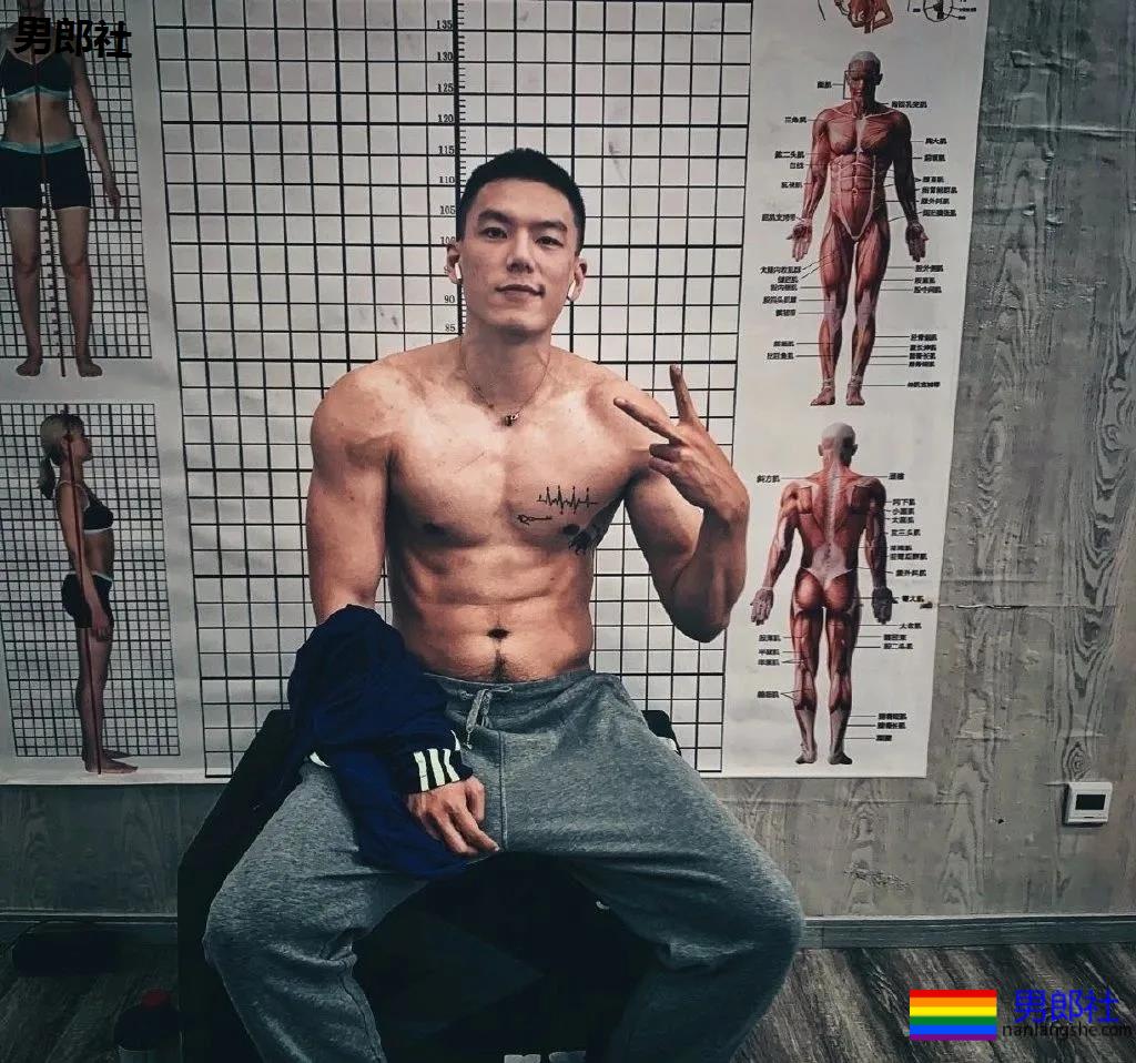 197CM大鼻子排球体育生火了，这看点不输陈艾森 - 51虹马