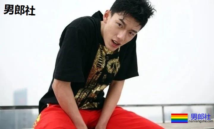 197CM大鼻子排球体育生火了，这看点不输陈艾森 - 51虹马